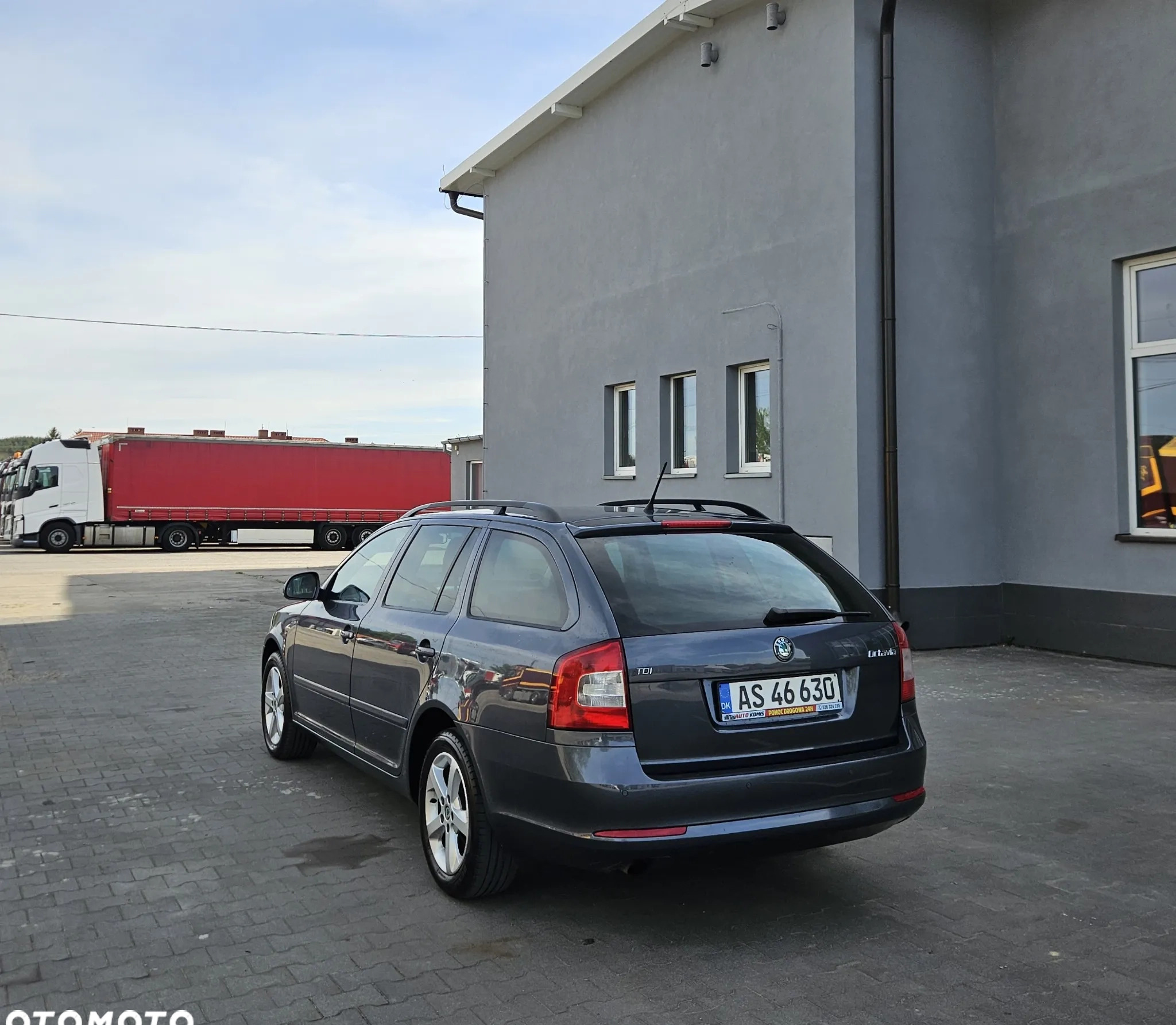 Skoda Octavia cena 22900 przebieg: 217000, rok produkcji 2011 z Miechów małe 154